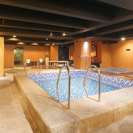 Reddoorz Premium At Jjimjbang Hotel Spa Manila Exterior foto